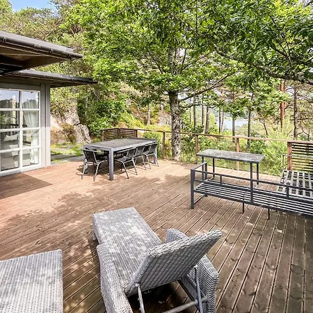 Stunning In With Kitchen Holiday home *